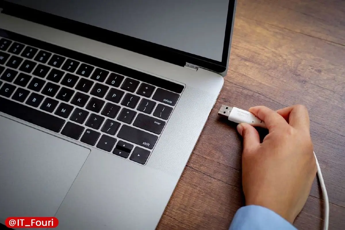 چرا USB هیچوقت بار اول جا نمیرود؟