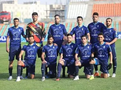 اخراج دو بازیکن استقلال و پیکان در بازی دوستانه