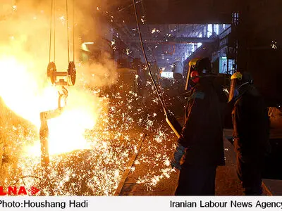 بلاتکلیفی ۱۹۰ کارگر در پی تعطیلی موقت مجتمع فولاد البرز 