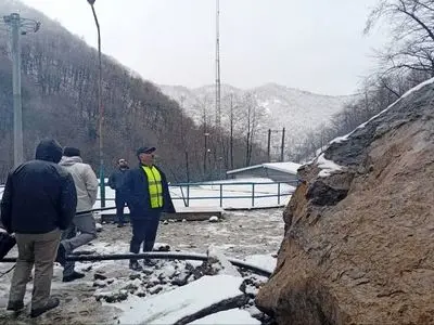 تخریب بخشی از تصفیه‌خانه آب بهارستان در پی رانش زمین