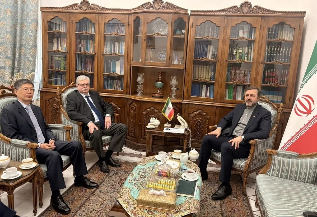 دیدار غریب‌آبادی با سفیران چین و روسیه در تهران