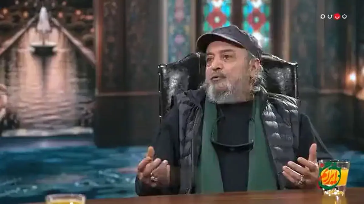 خاطره سیروس مقدم از تماشای «پایتخت» توسط رهبر شهید در کنار نوه‌هایش + فیلم