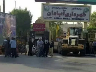 کارگران شهرداری آبادان در انتظار پرداخت معوقات مزدی هستند/ شورای جدید پیگیر مطالبات کارگران باشد