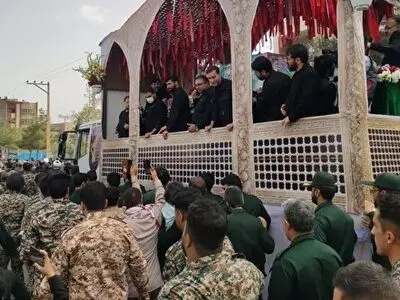 فیلم/ حضور پرشور مردم بیرجند در مراسم وداع با پیکر شهید رئیسی