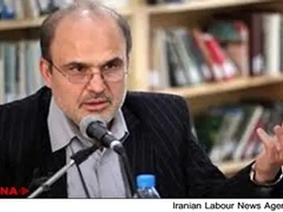 دوران احمدی‌نژاد بلای بزرگی برای اصولگرایان بود / نگران نفوذ کلام چهره‌های اصلاحات هستند