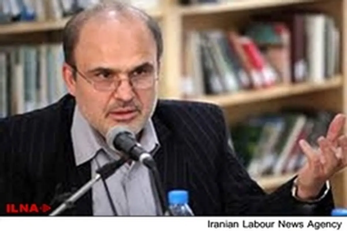 دوران احمدی‌نژاد بلای بزرگی برای اصولگرایان بود / نگران نفوذ کلام چهره‌های اصلاحات هستند