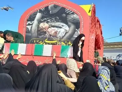 تشییع ۱۱ شهید گمنام در اردستان