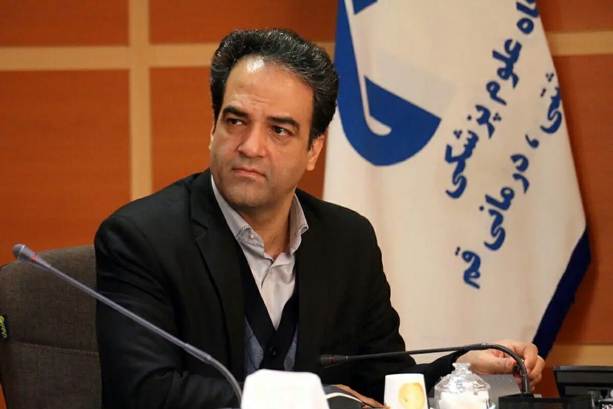 صدور ۱۱ مجوز جدید برای تولید ژل و محلول‌های بهداشتی در قم 