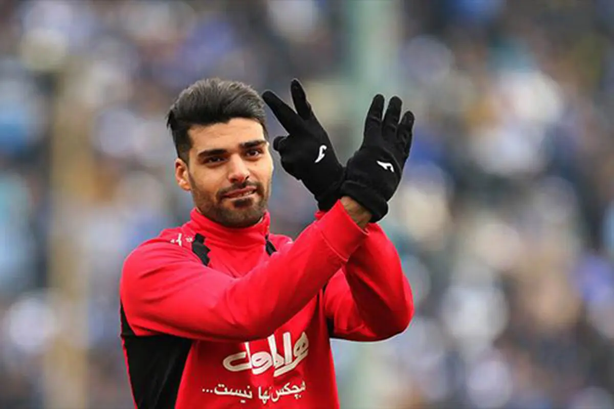 طارمى بالاخره بزرگتر پرسپولیس شد؛ پیشکش بازوبند توسط برانکو به آقاى گل