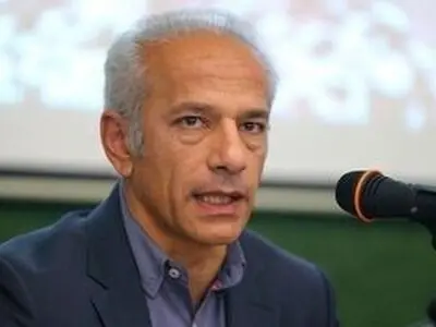 محمد خاکپور: مترو و اتوبوس چه تفاوتی با ورزشگاه دارد که زنان نیایند؟