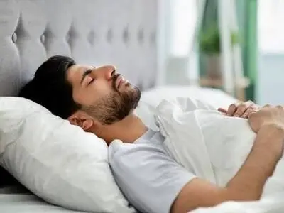 پاسخ به یک باور غلط درباره خوابیدن به سمت چپ بدن