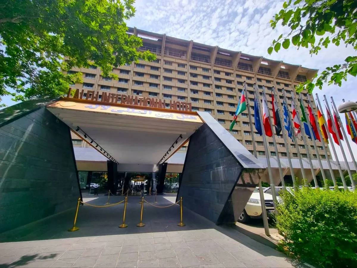 نگرانی کارگران هتل لاله تهران از تعدیل احتمالی/ سایه بی‌ثباتی را از سر پرسنل بردارید!