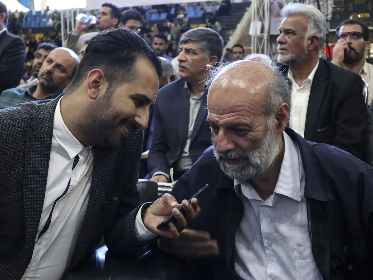 نمایندگان مجلس از موضوع افزایش قیمت بنزین بی‌اطلاع‌اند/ در هر شرایطی مخالف افزایش قیمت‌ها هستیم 