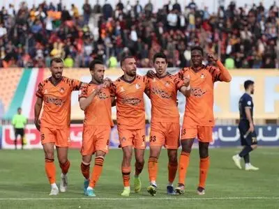 مس کرمان عازم اهواز شد