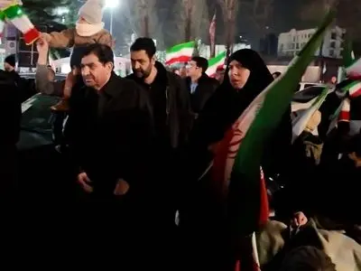 مخبر در اجتماعات مردمی هفتمین شب شهادت رهبر انقلاب حاضر شد