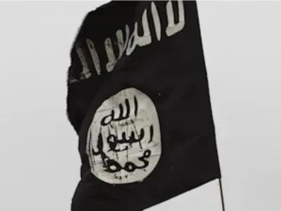 مشاهده ایست‌های بازرسی با شعارهای داعش در حومه حلب و دیرالزور