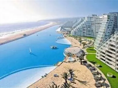 بزرگترین استخر دنیا، به وسعت یک دریا +تصاویر