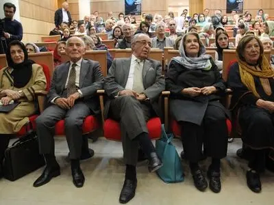 منصوره اتحادیه از معدود مورخین ماست که نه مغرور و مجذوب آنچه که غربی گفتند شد