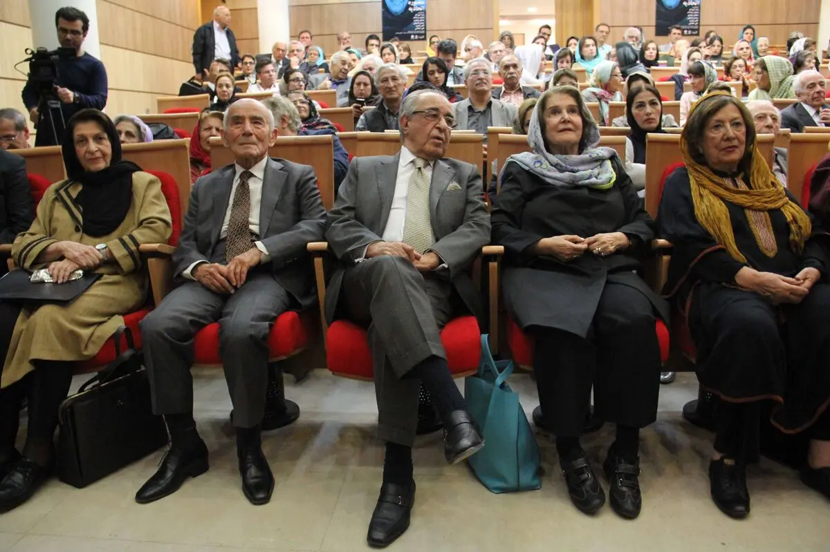منصوره اتحادیه از معدود مورخین ماست که نه مغرور و مجذوب آنچه که غربی گفتند شد