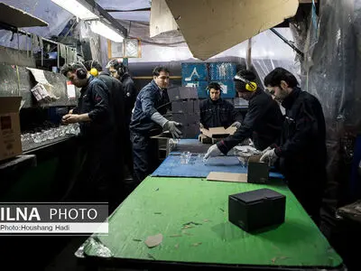 نگرانی های پایانِ تعطیلات نوروزیِ کارگران/ جای خالیِ «فاصله‌گذاری اجتماعی» در خطوط تولید