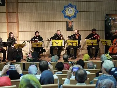 موسیقی‌دان‌ها رشته اتصال از عالم بالا هستند