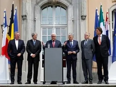 Germany, France press Britain for quick EU divorce