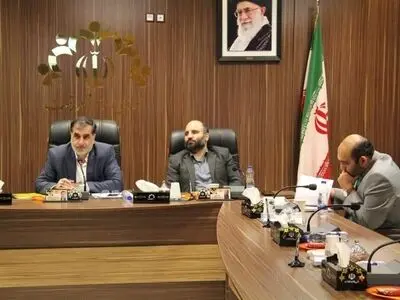 اگر کارمندی یک ماه بر سرکار حاضر نمی‌شود، کمترین حق او اخراج است