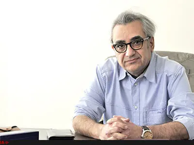 موتمن "سراسر شب" را با هنرجویانش جلوی دوربین می‌برد