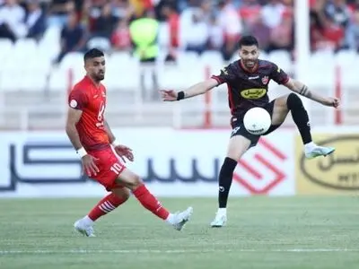 محمودی: حرکات بازیکنان پرسپولیس باعث تحریک هواداران تراکتور شد(ویدیو)