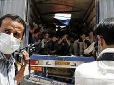 کشف ۷۵۵ مورد قاچاق انسان توسط مأموران گمرک بازرگان در سال‌جاری
