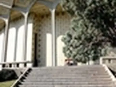 نوسازی صندلی‌های کارگاه نمایش آغاز شد