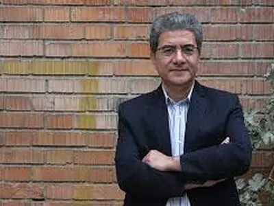 نوازندگان جوان «عود» نزد استادان صاحب نظر بروند