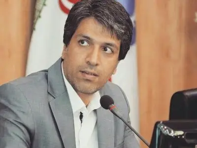 شهردار همدلی و انصاف به خرج دهد/بعضی وظایف شهرداری در کمیسیون شورا اجرا می‌شود