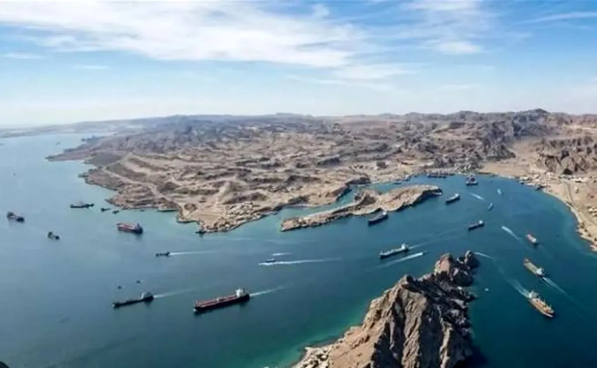 مقام آمریکایی: هیچ نشانه‌ای از مین‌گذاری در تنگه هرمز وجود ندارد