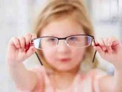 شماره چشم با نزدن عینک تغییر می‌کند؟ 