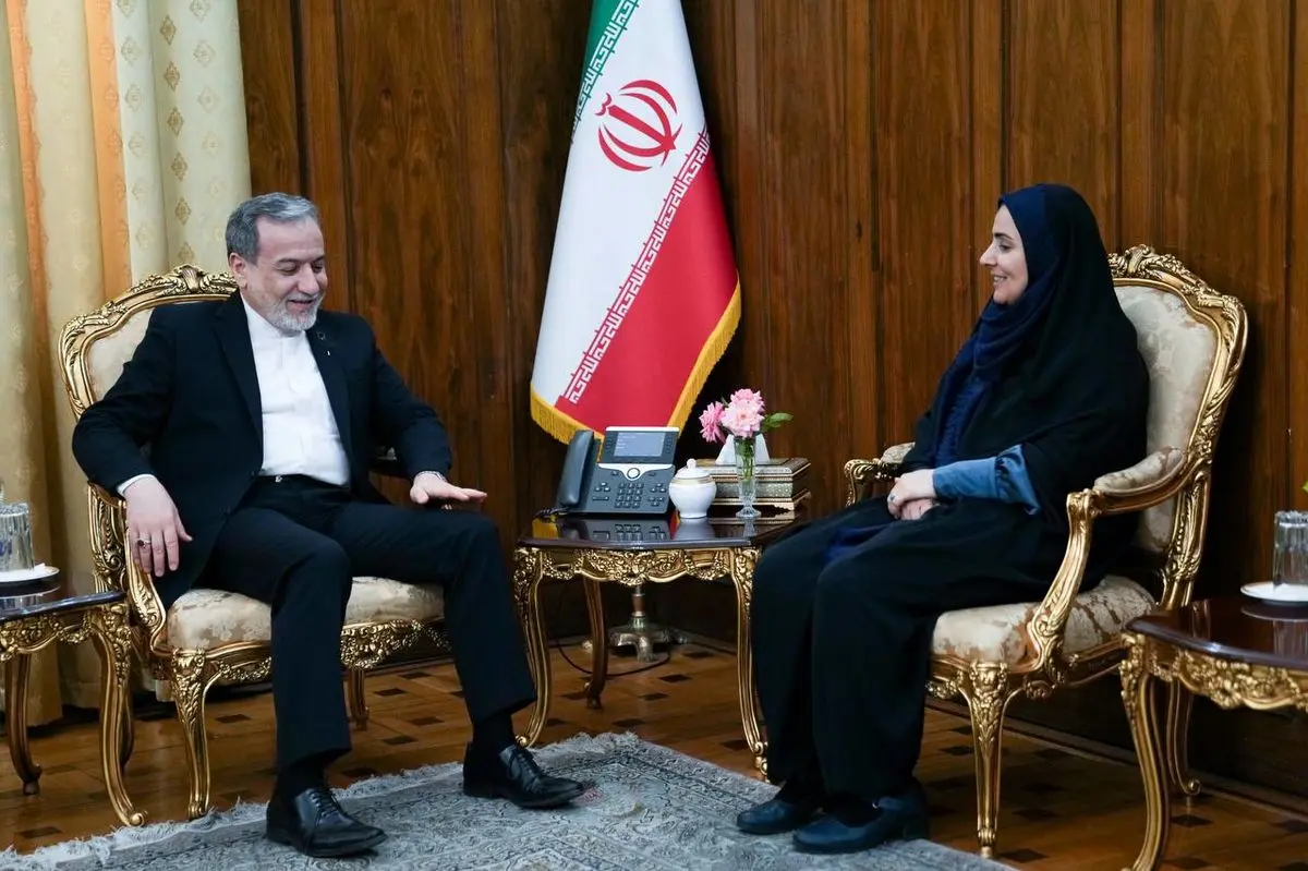 دیدار و گفت‌وگوی وزرای راه و شهرسازی و امورخارجه
