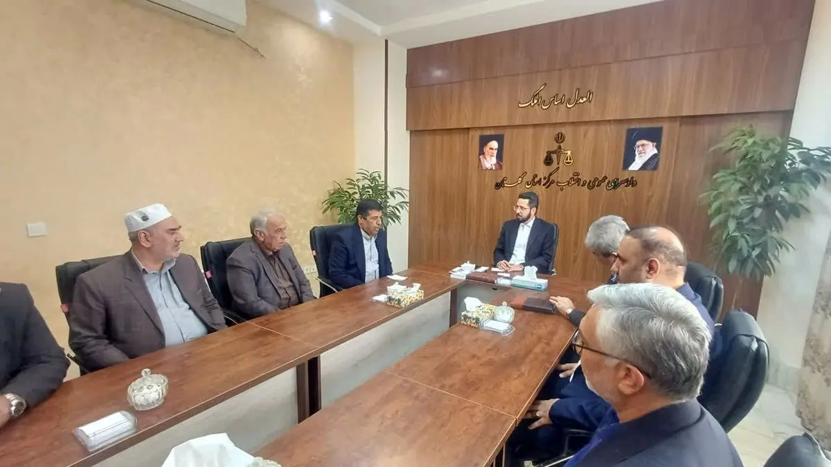 مصوبات اقتصاد مقاومتی با قاطعیت اجرا میشود