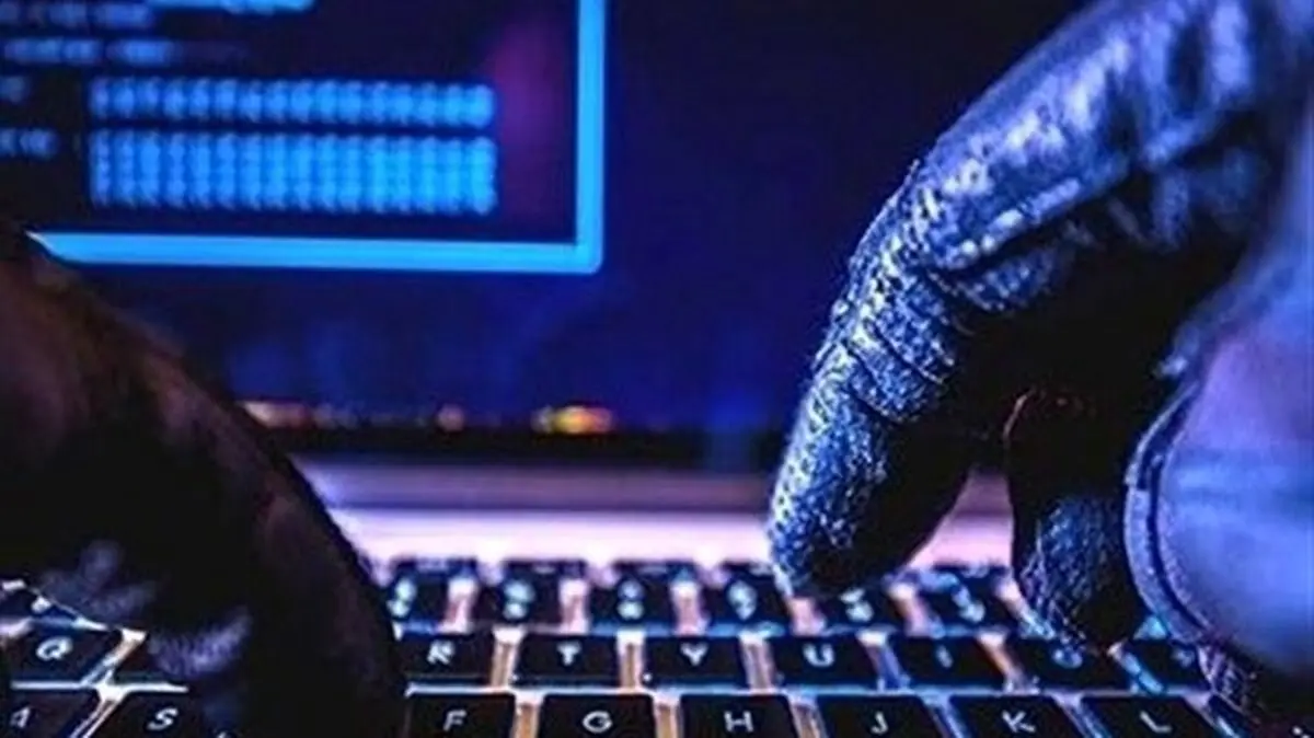 جوان ١٨ ساله همدانی بعد از خالی کردن ۵۶٠٠ حساب بانکی دستگیر شد