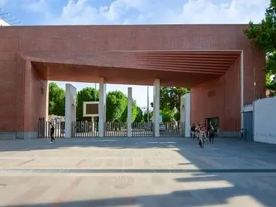 تردد در دانشگاه شریف ممنوع است