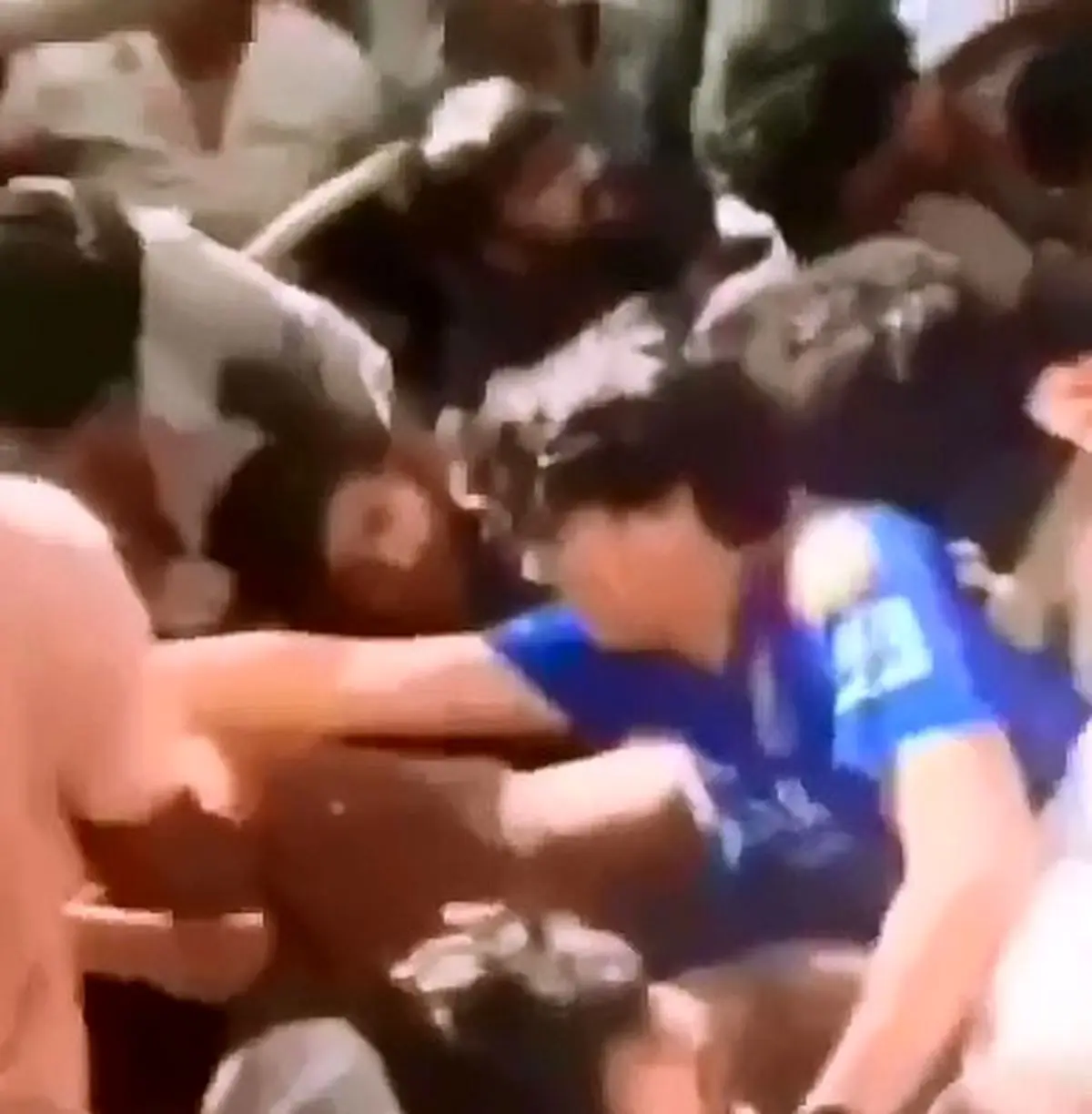 ازدحام در جشن قهرمانی تیم کریکت در هند ۱۱ کشته و ۵۰ مجروح بر جای گذاشت + فیلم