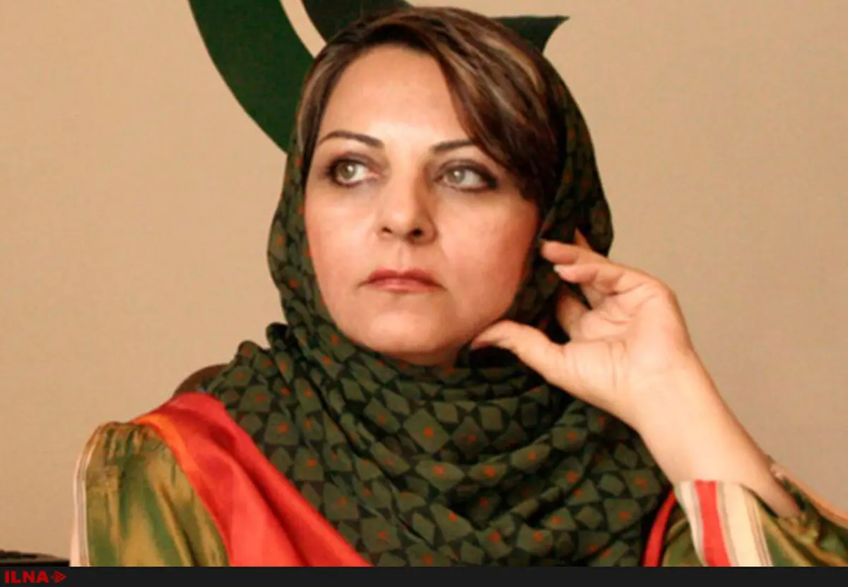 فرخنده حاجی‌زاده داستان‌هایی بدون مکان و نام می‌نویسد