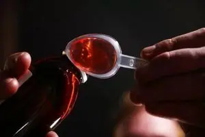 مرگ ۱۷ کودک با مصرف شربت سرفه در هند