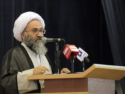 سازشگران با غرب مدعی فاصله‌گرفتن مردم از آرمان‌های انقلاب نشوند
