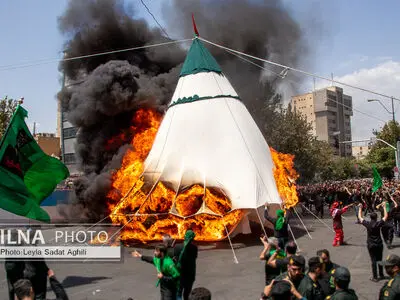 مراسم خیمه سوزان روز عاشورا در بازار تهران