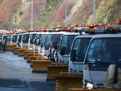 آماده‌باش ۳۰۸ دستگاه ماشین‌آلات تخصصی برف‌روب در تهران