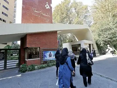 در خوابگاه دخترانه الزهرا، تذکر حجاب به جوراب رسید!