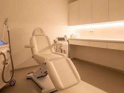 لیست خدمات کلینیک زیبایی؛ قبل از مراجعه بخوانید!