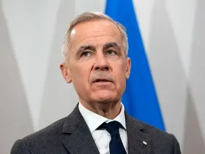 کارنی به چین سفر می‌کند