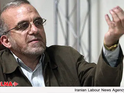 به‌جای گفتن از کارت زرد، در نشست‌های مشترک نقدها بیان شود