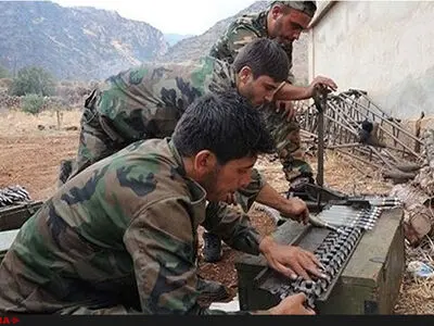 فیلم / صحنه ای استثنایی از روبرو شدن مدافع حرم با داعش 